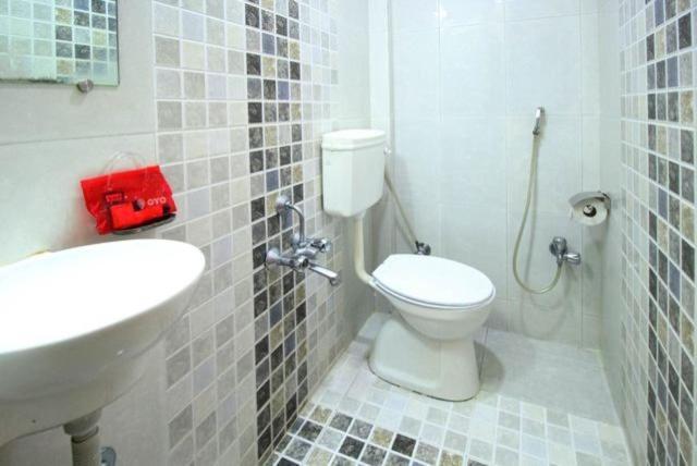 Hotel Royal Apple Αχμπανταμπάντ Εξωτερικό φωτογραφία