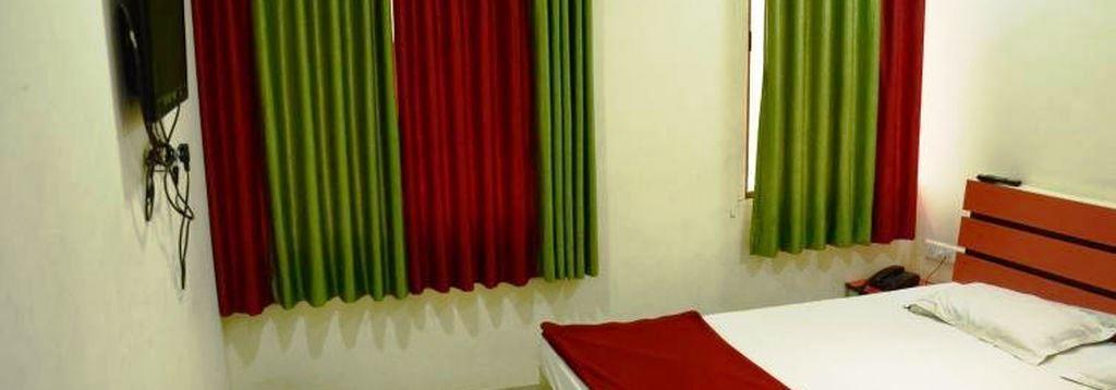 Hotel Royal Apple Αχμπανταμπάντ Εξωτερικό φωτογραφία
