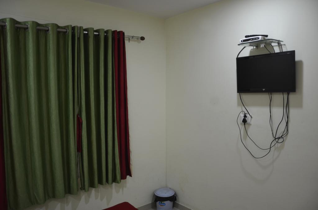 Hotel Royal Apple Αχμπανταμπάντ Δωμάτιο φωτογραφία