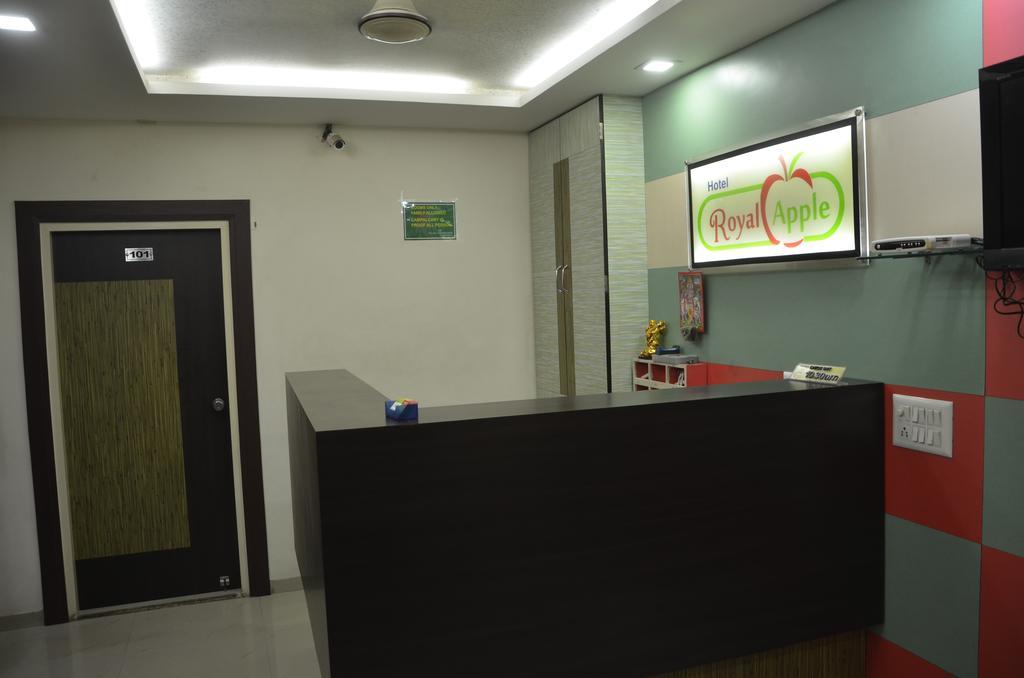 Hotel Royal Apple Αχμπανταμπάντ Δωμάτιο φωτογραφία